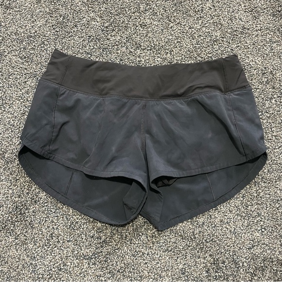 lululemon athletica Pants - Lululemon speed up 2.5” low rise lined shorts, size 4